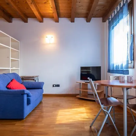 Galilei 41 Apartmán *